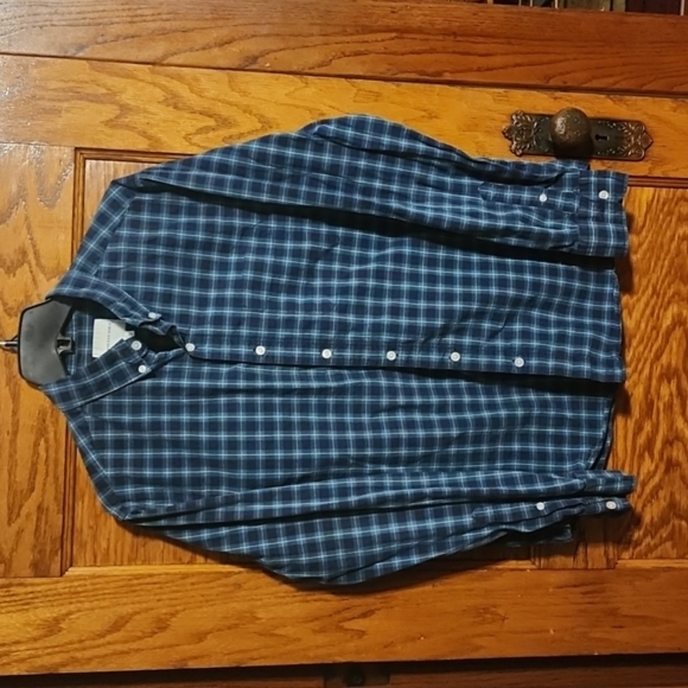 American‎ Eagle shirt
